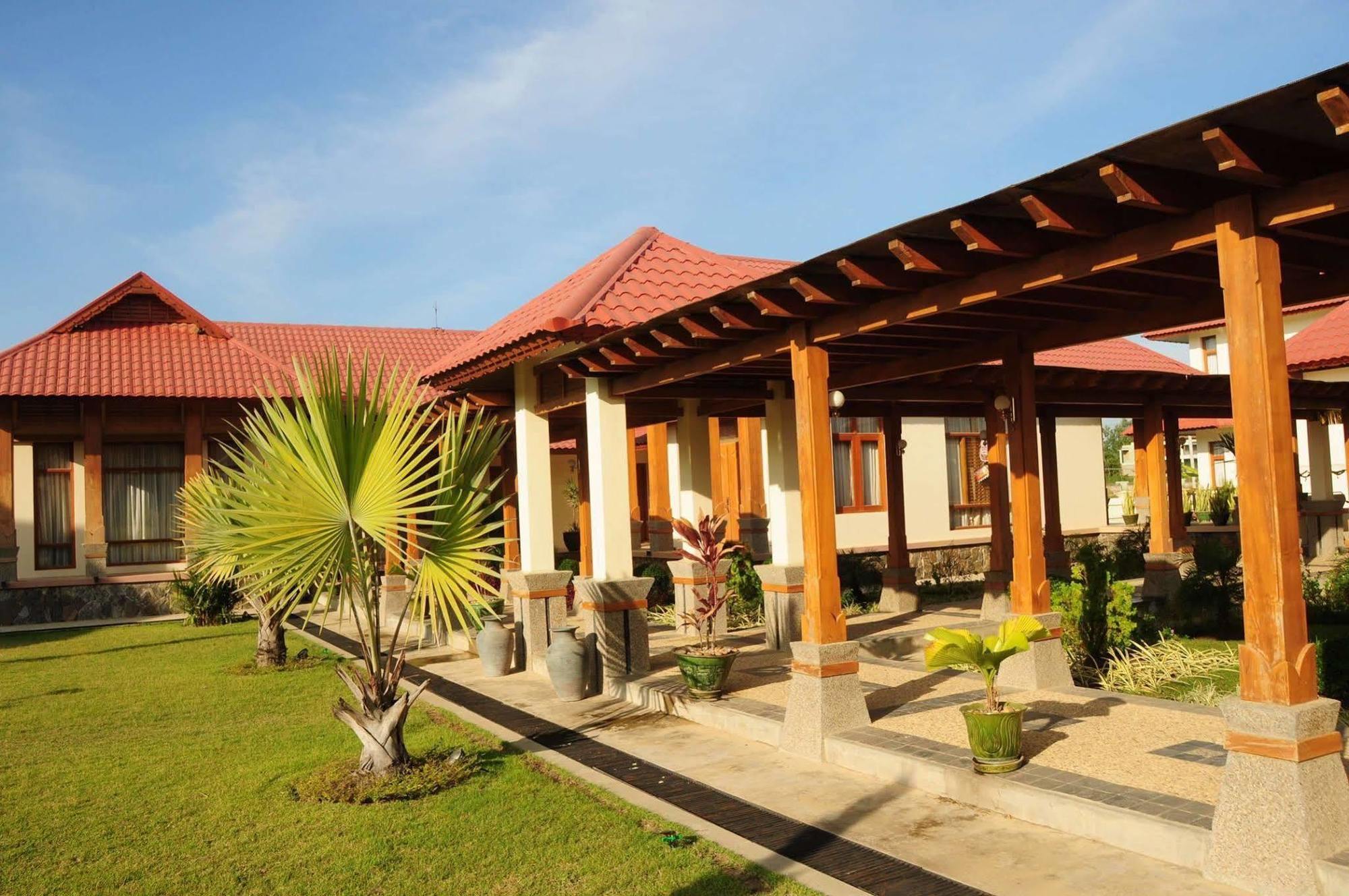 Myat Taw Win Hotel Naypyidaw Exterior foto